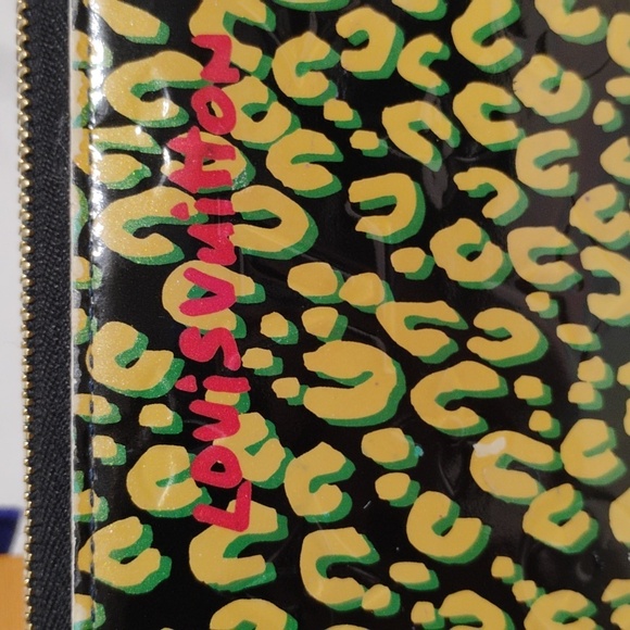 Authentic Louis Vuitton Vernis Leopard Zip Around Wallet CA0131 - Picture 3 of 16